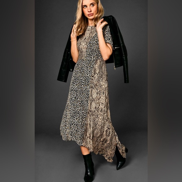 Anthropologie Dresses & Skirts - Anthropologie Glamorous Snake Garden
Midi Dress